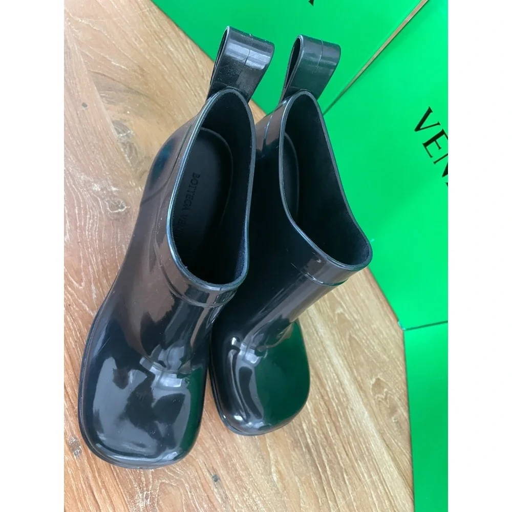 BOTTEGA‎ VENETA BLACK RUBBER 
